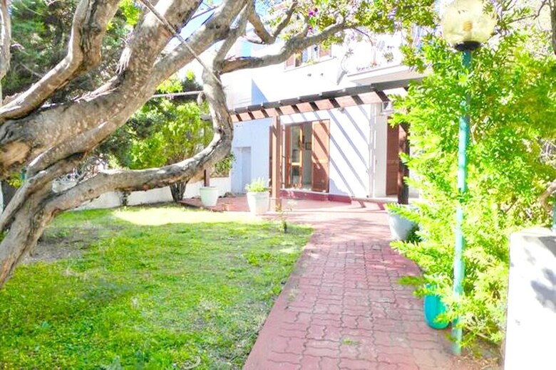 Apartment With 3 Bedrooms In Cala Gonone