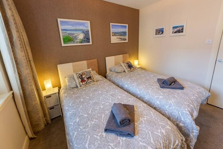 Contemporary Holyrood Apartment