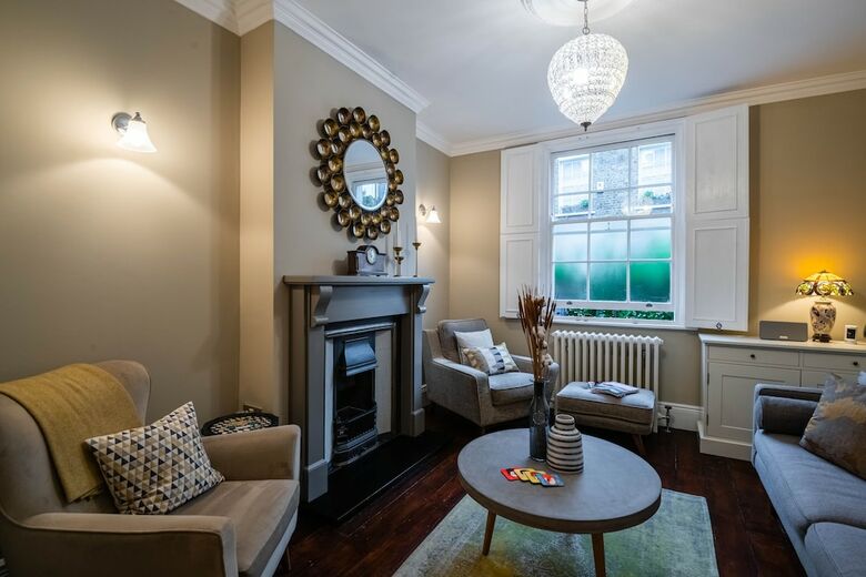 Majestic Modern Home Close To Waterloo�
