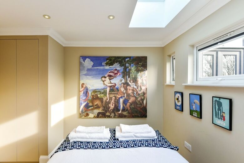 Stylish Family Home Close To Ealing Common