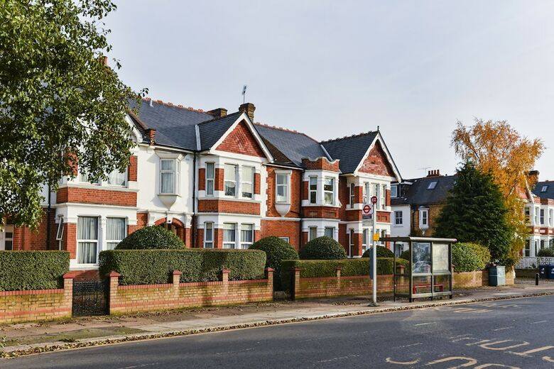 Stylish Family Home Close To Ealing Common