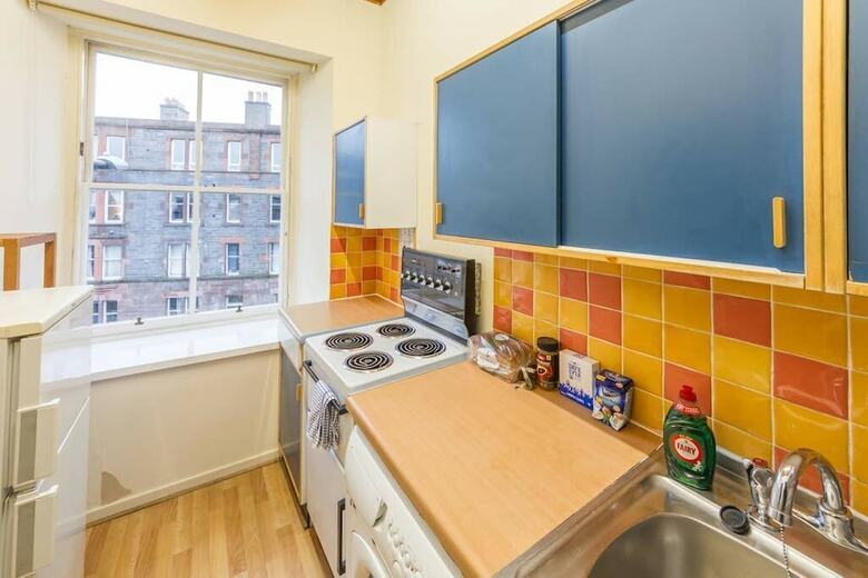 Charming And Spacious New Town Apartment