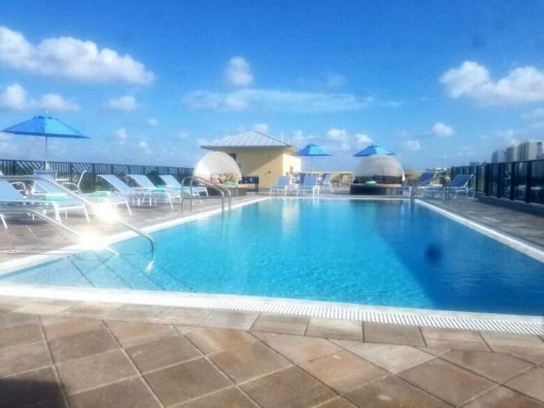 Vistalmar Queen Deluxe - One Bedroom Apartment