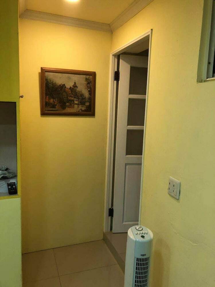 Hostal Season Of Water