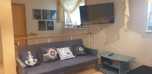 T�he Holiday Home