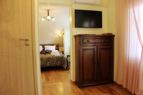 Embrace Guestrooms & Apartments