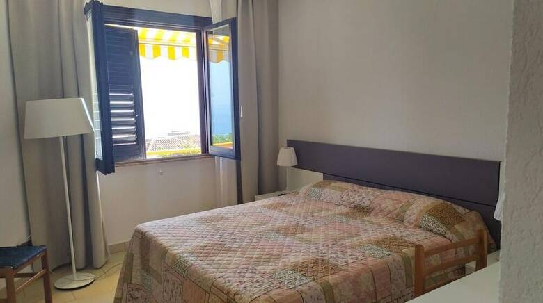 Bed & Breakfast Nero Basalto Azzurro Mare