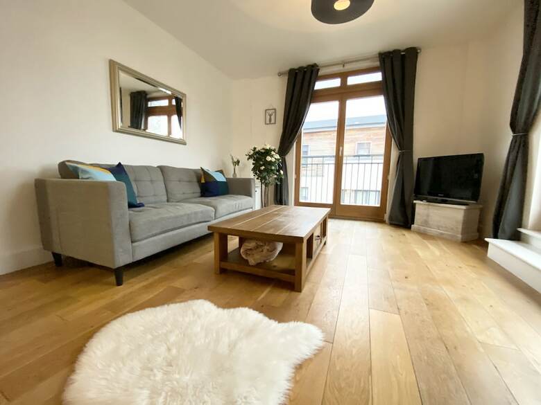 Tudors Esuites City Centre Apartment