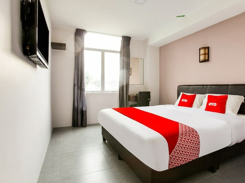 Oyo 89631 988 Hotel