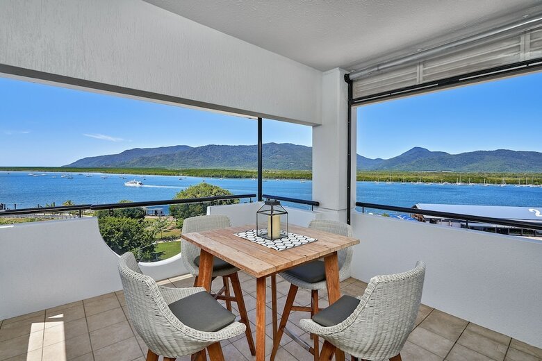 Apartamentos Luxury Cairns Penthouse Apt Ocean Views