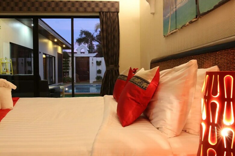 2bdr Majestic Villa - 300 From Beach