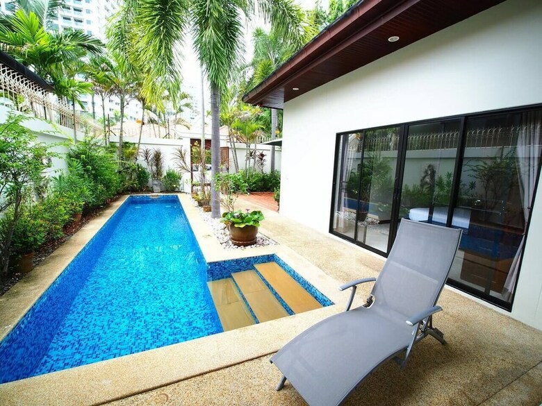 2bdr Majestic Villa - 300 From Beach