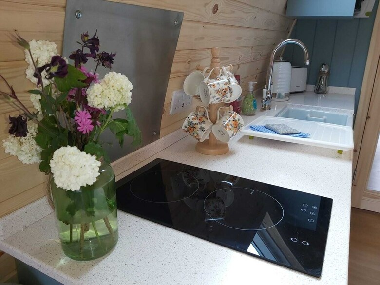 Cabana Orchard Glamping -willow Pod