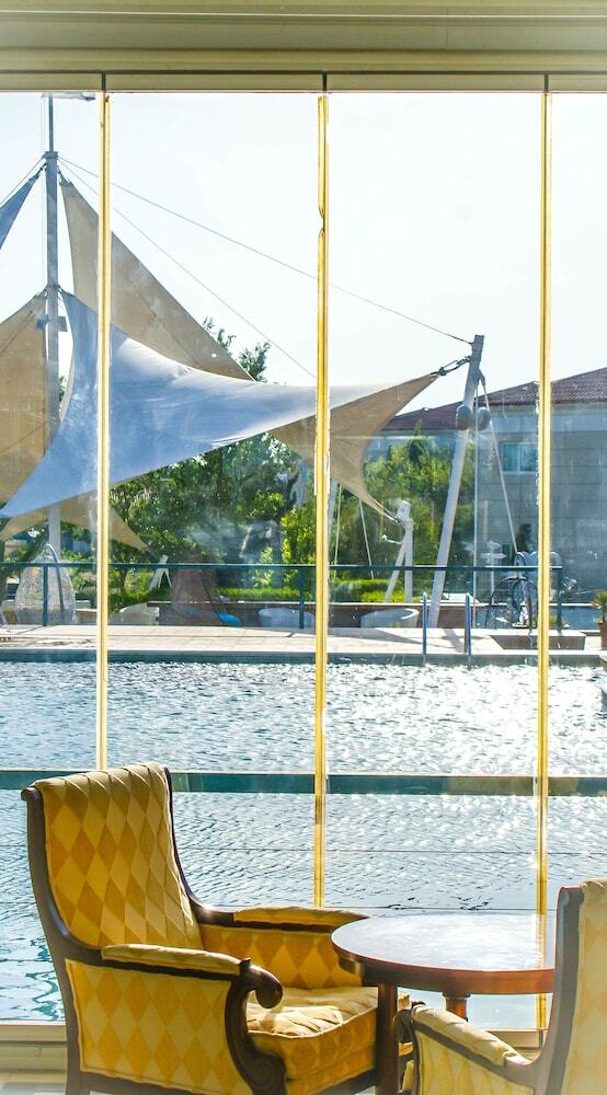 Apartamento The Crescent Beach Hotel & Leisure Resort