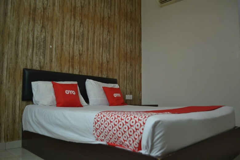 Oyo 89715 Ck Hotel