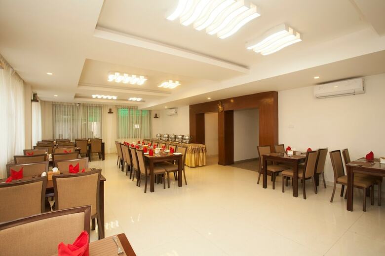 Capital O 686 Hotel Mala Inn