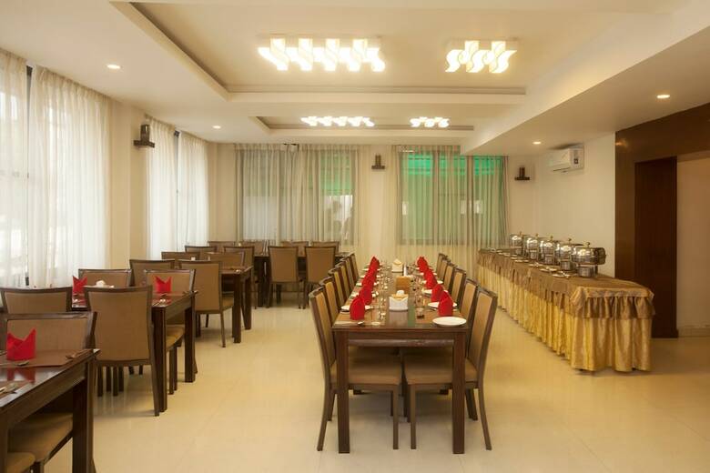 Capital O 686 Hotel Mala Inn