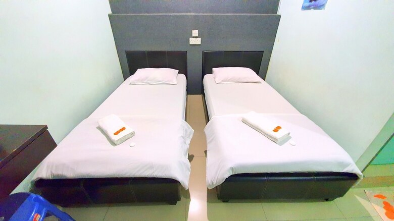 Oyo 89737 Hotel Tishoa