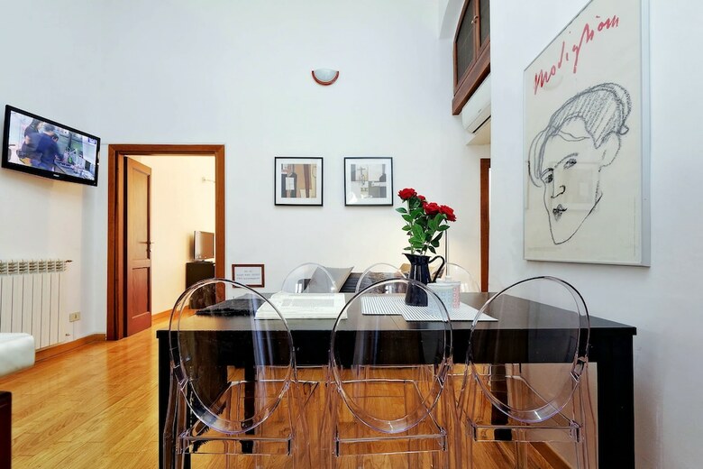 Vatican Spacious Mod� Apartment