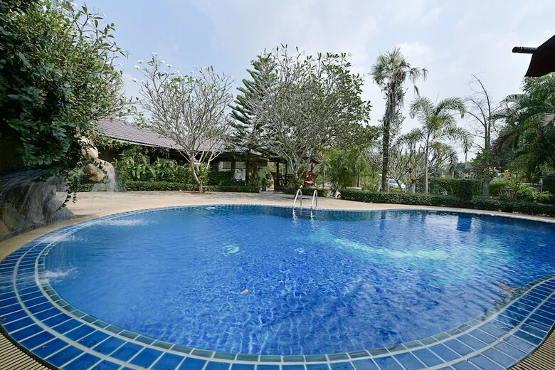 Hotel Oyo Ruenkanthima Resort