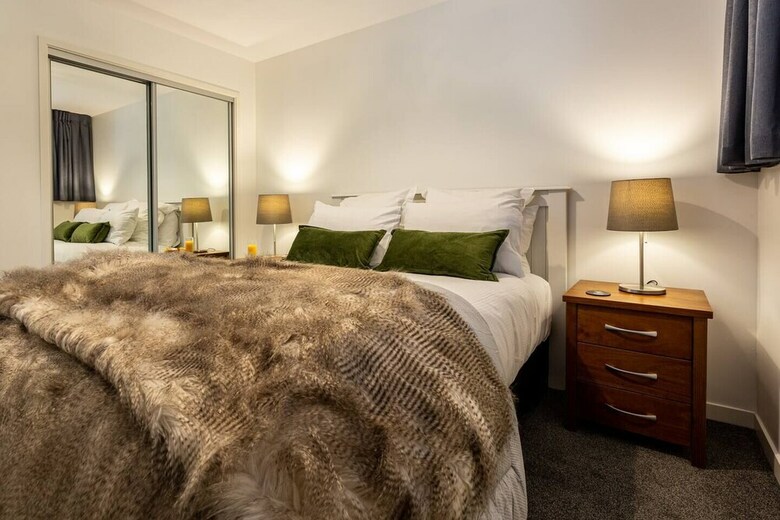 Central City Apartment Free Parking Great Views