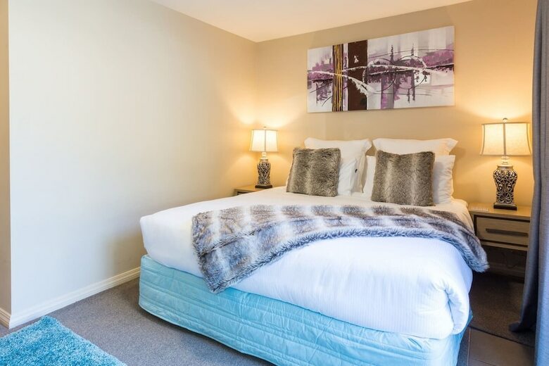 Large Distinctive And Spacious Family Home