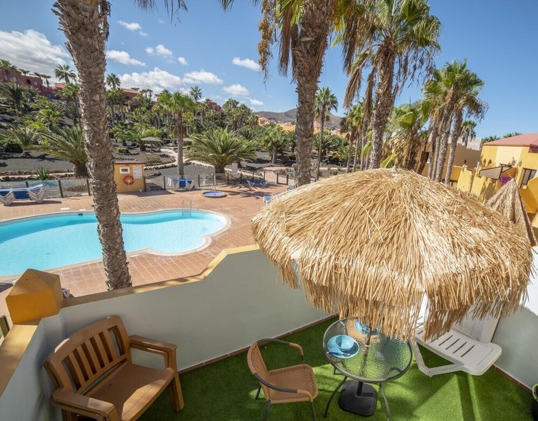 Oasis Royal  13 Pool View Apartment