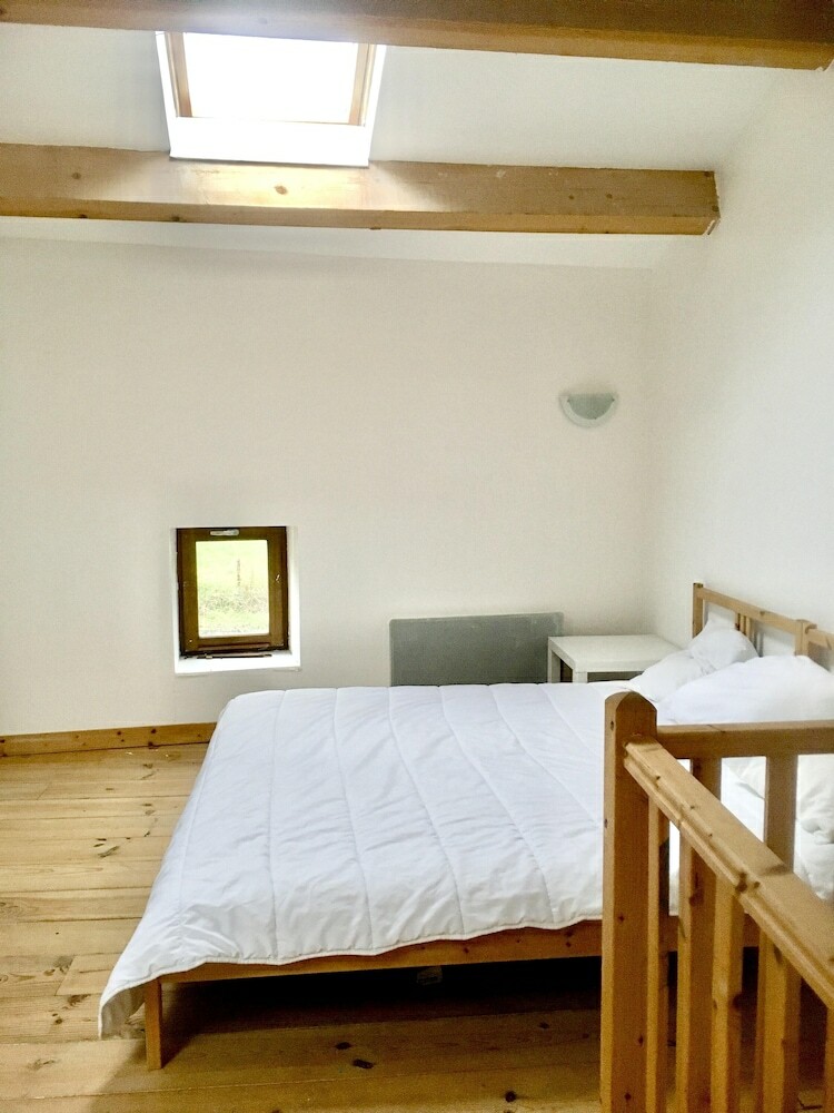 House With 2 Bedrooms In Octon, With Wifi
