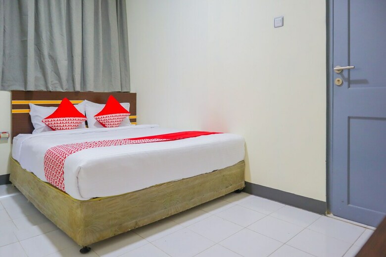 Hostal Oyo 2308 Seven Season Residence