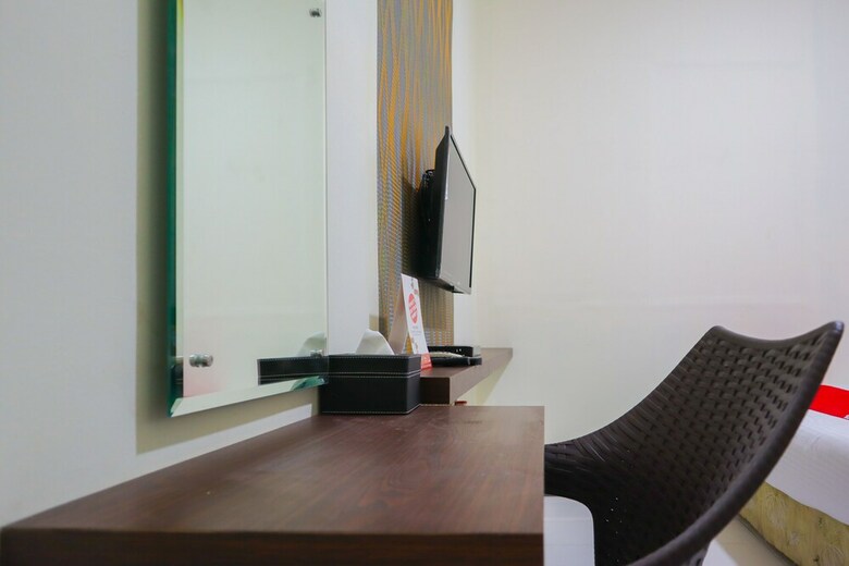 Hostal Oyo 2308 Seven Season Residence