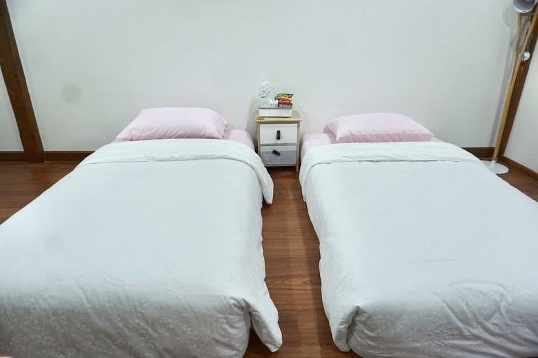 Hotel Tha Ma-o Bouteak Homestay