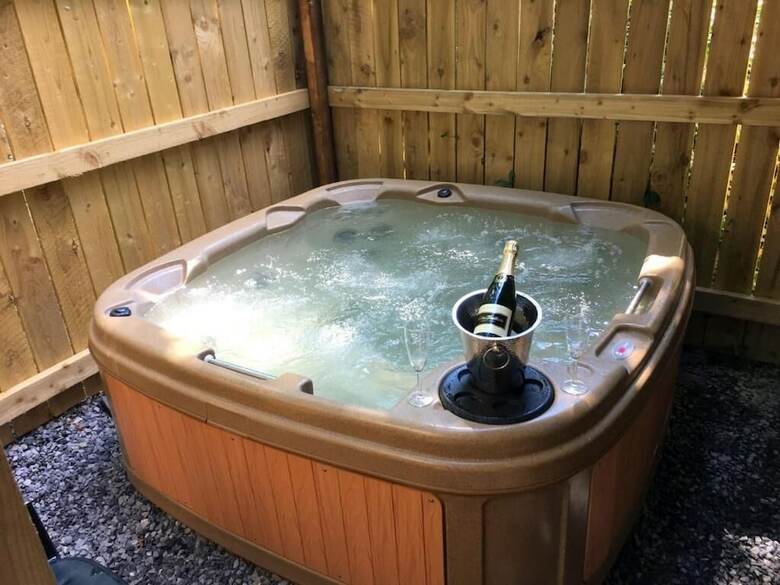 Apartamentos Snowdrop 9 Hot Tub