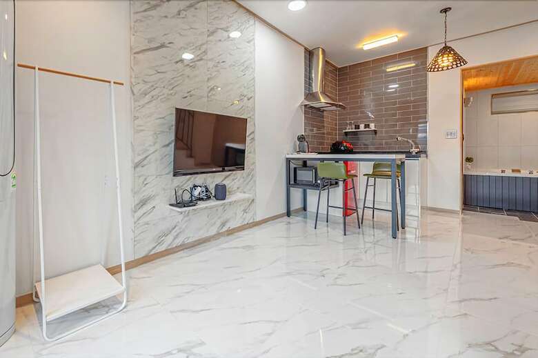 Pension Emotional 216