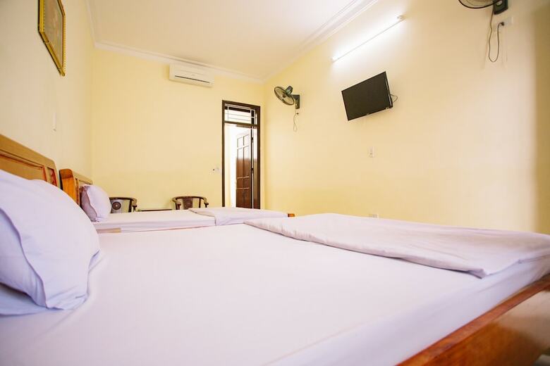 Hotel Oyo 749 Four Seasons Guest House