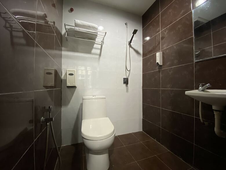 Oyo 89752 7 Days Express Hotel