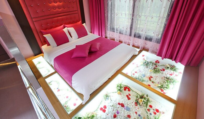 Flower Caravan Pension