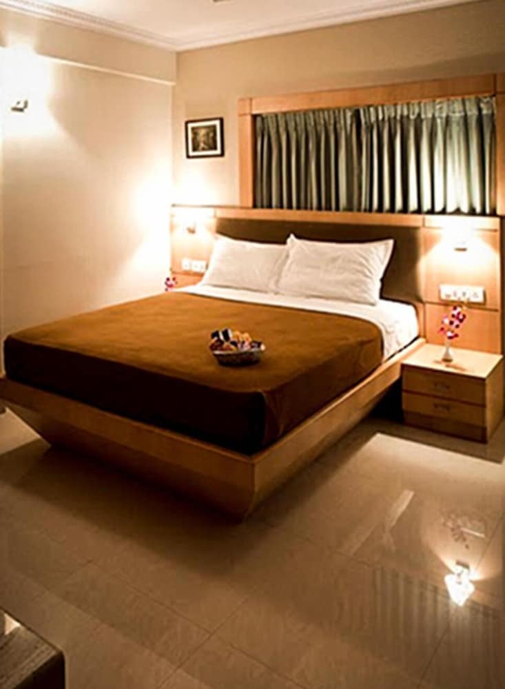 Nexstay Rainbow Business Hotel