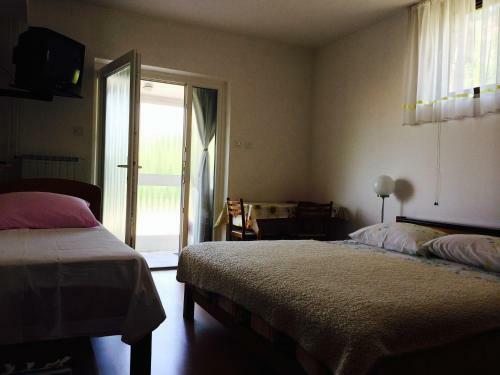 Hostal Tourist Rooms Sajovic