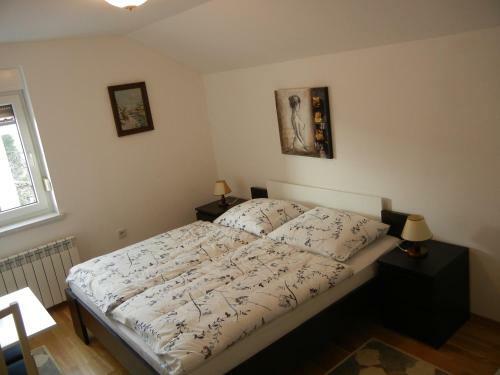 Hostal Guesthouse Mira G.