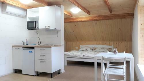 Apartments And Rooms Bani?