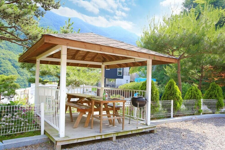 Jihees House