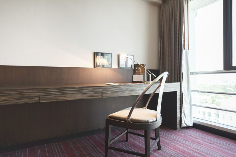 Maroon Infinity Residence By Favstay