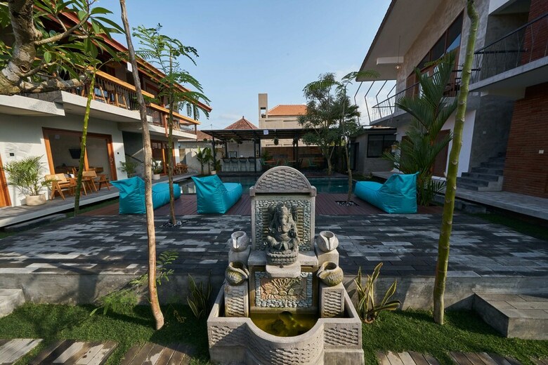 Hotel Kubu Tropis