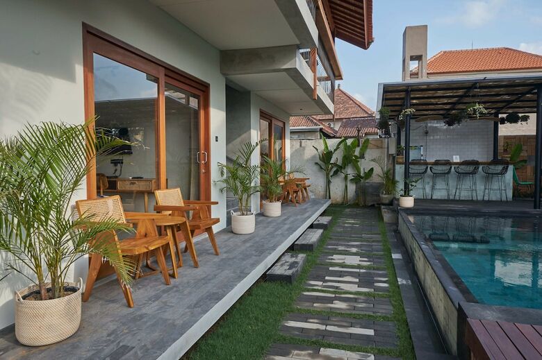 Hotel Kubu Tropis