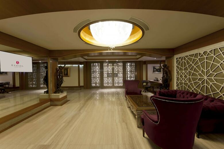 Hotel Ramada By Wyndham Istanbul Asia