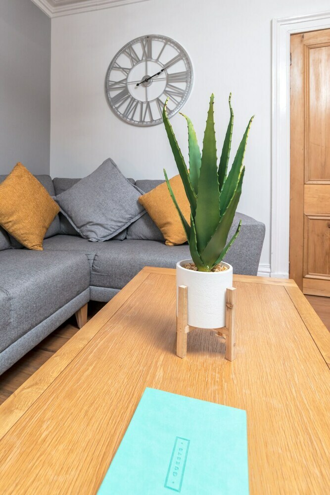 Highland Holburn Apartment