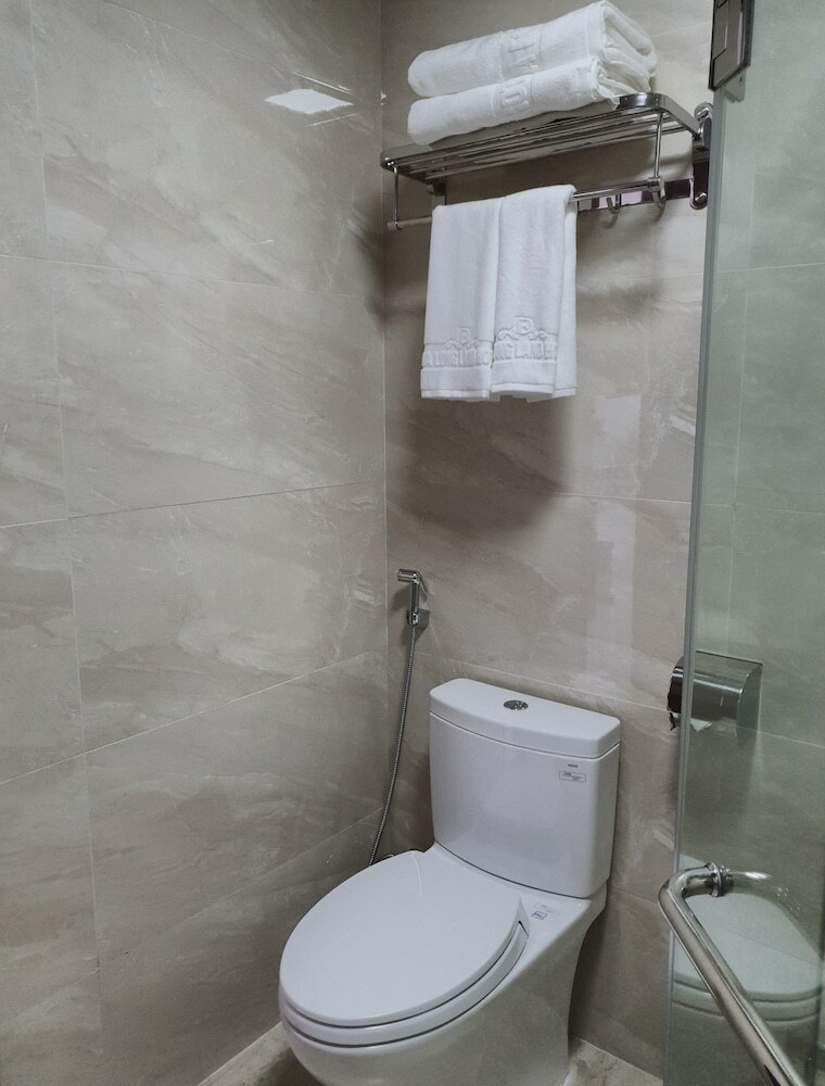 Ha Long Land Hotel