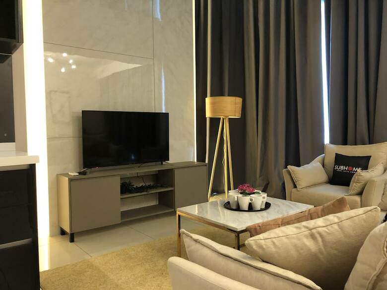 Apartamentos Alia Premier Medini By Subhome