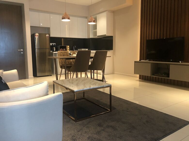 Apartamentos Alia Premier Medini By Subhome