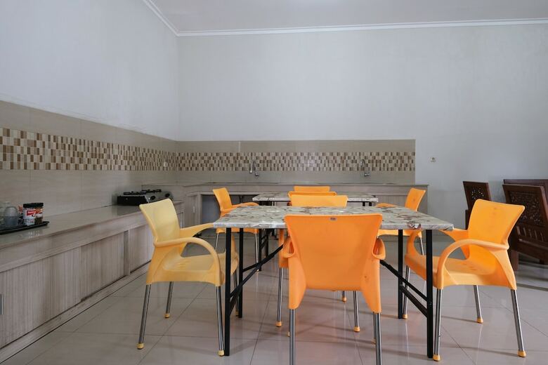 Hotel Oyo 2231 D'kost
